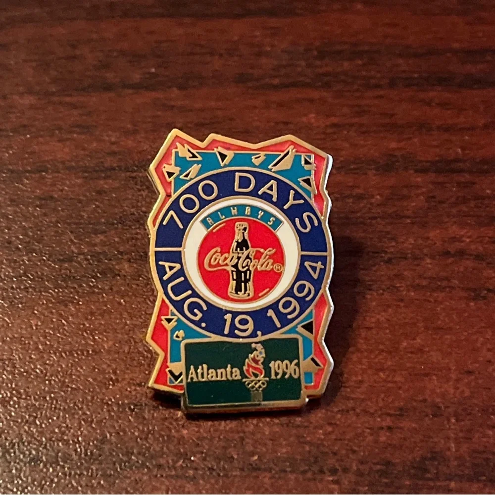 Vintage Coca-Cola Countdown To The 1996 Atlanta‎ Olympics 700 Days Lapel Hat Pin